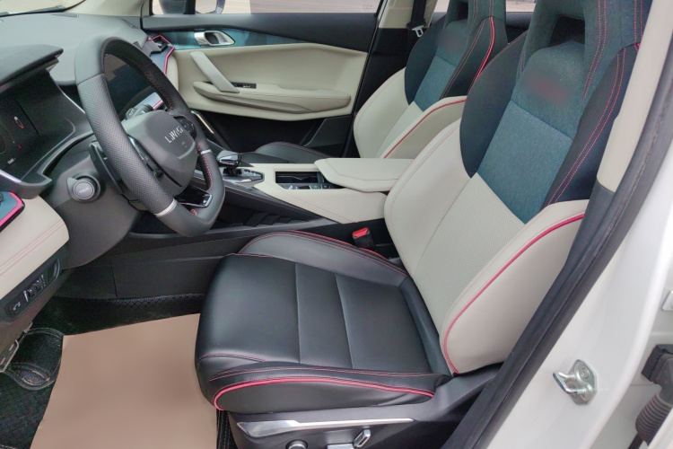 领克06 2020款 1.5T 耀Halo局部细节19