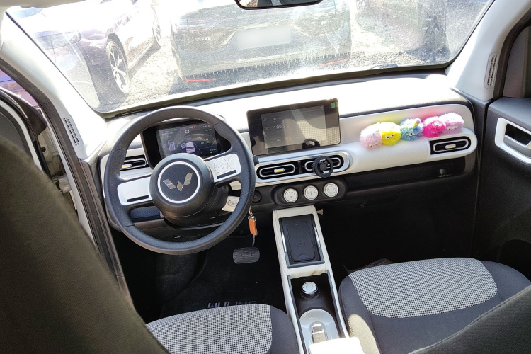 五菱汽车 宏光MINIEV 2024款 第三代 215km 进阶版中控内饰13