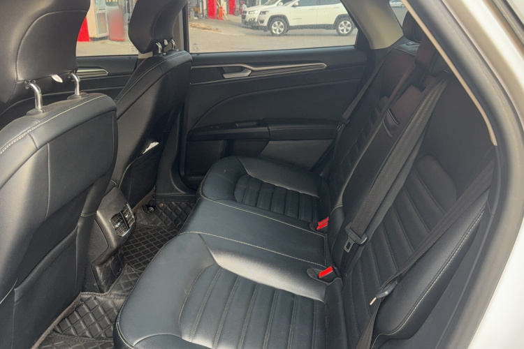 福特 蒙迪欧 2020款 EcoBoost 200 时尚型中控内饰7002