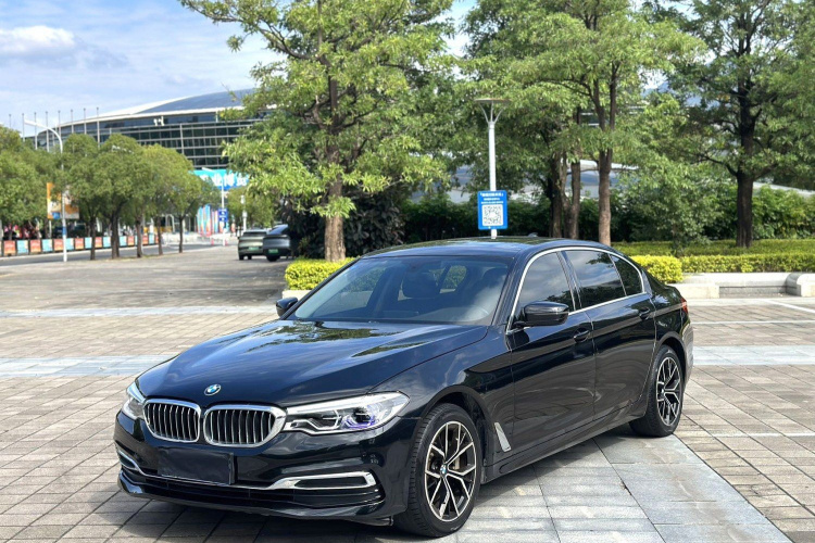 宝马5系 2020款 530Li 领先型 豪华套装车身外观6001