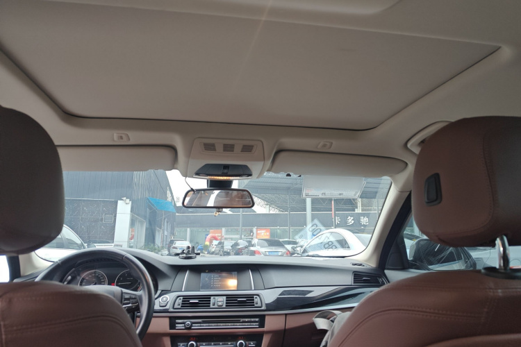 宝马5系 2017款 520Li 典雅型中控内饰22