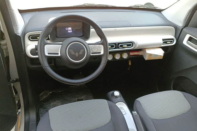 五菱汽车 宏光MINIEV 2024款 第三代 215km 青春版中控内饰7002