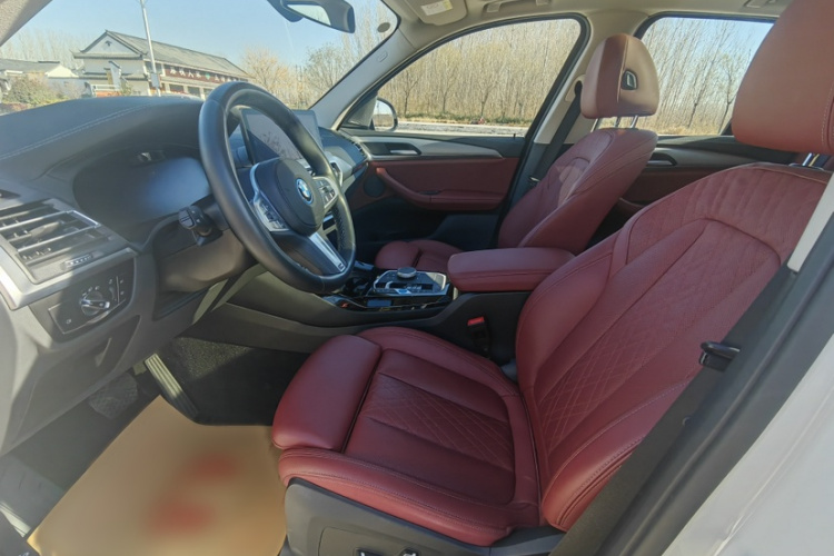 宝马iX3 2023款 创领型中控内饰7012