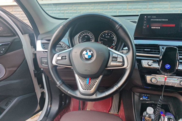 宝马X1 2022款 sDrive20Li 时尚型中控内饰13