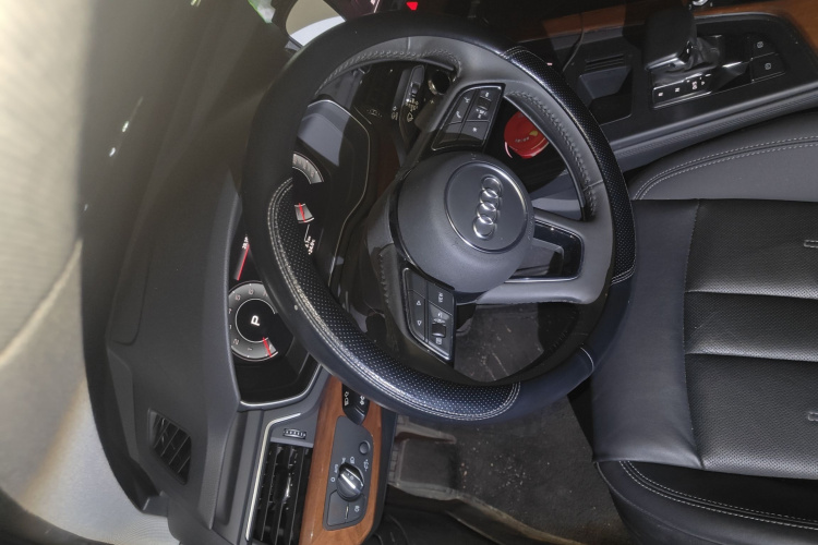 奥迪A4L 2020款 40 TFSI 豪华致雅型中控内饰13