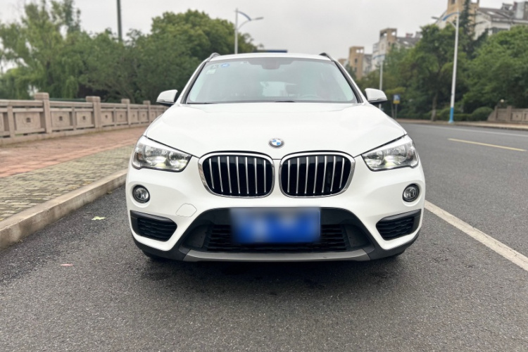 宝马X1 2019款 sDrive18Li 时尚型车身外观6009