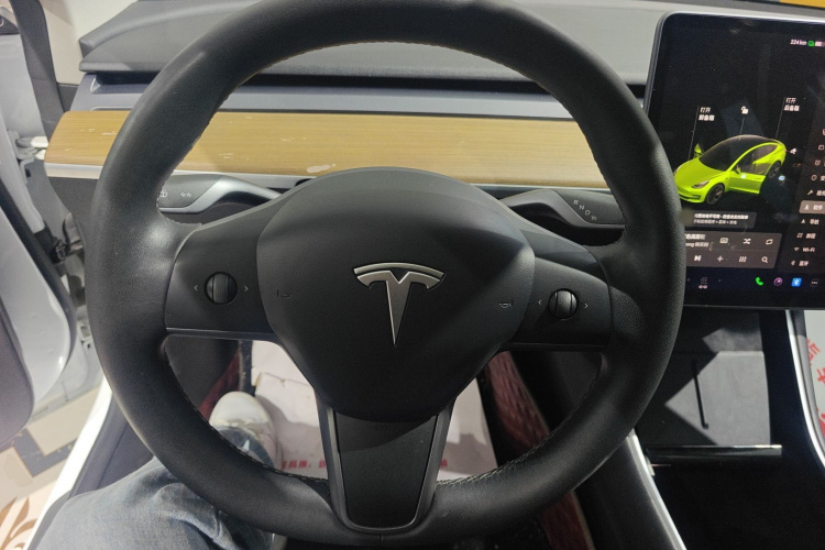 特斯拉 Model 3 2020款 改款 标准续航后驱升级版中控内饰13