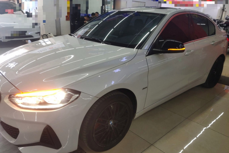 宝马1系 2018款 118i 设计套装型车身外观4