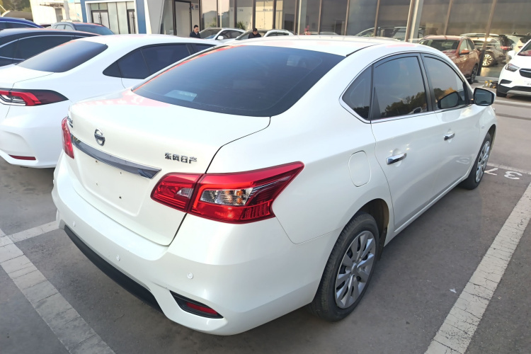 日产 轩逸 2021款 经典 1.6XE CVT舒适版车身外观7