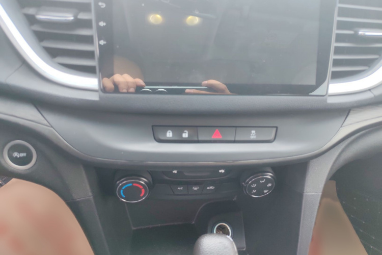 别克 阅朗 2018款 18T 自动精英型局部细节16