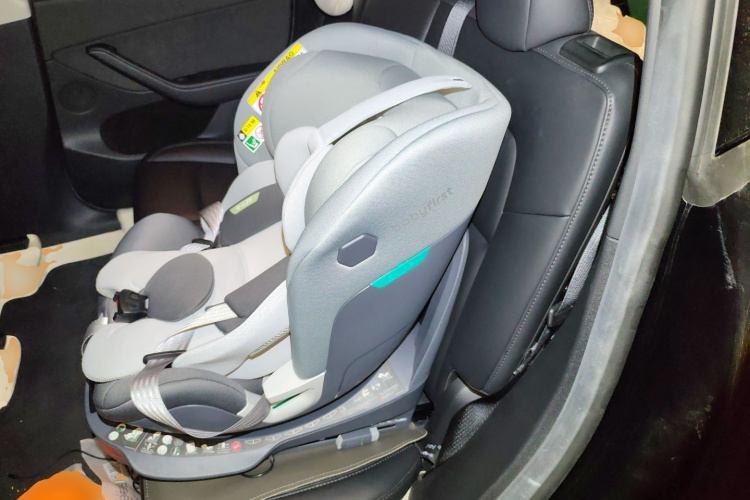 特斯拉 Model Y 2022款 改款 后轮驱动版中控内饰21