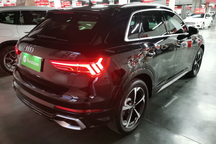 奥迪Q3 2024款 35 TFSI 时尚动感型车身外观7