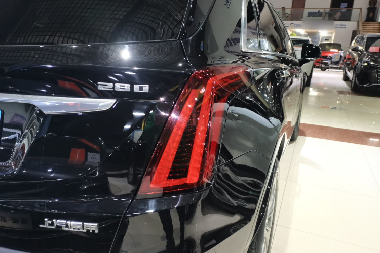 凯迪拉克XT5 2020款 改款 28T 豪华型车身外观9