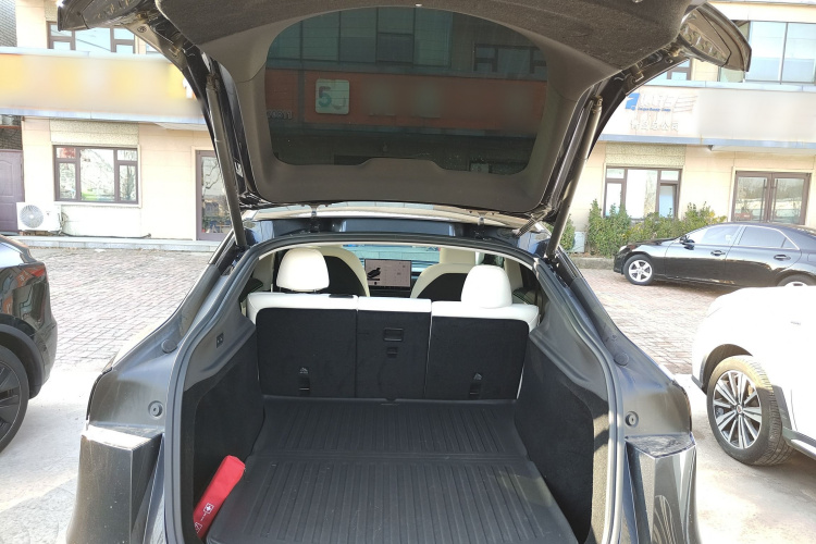 特斯拉 Model Y 2025款 后轮驱动版机舱底盘23