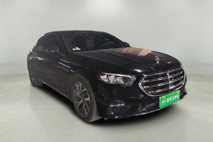奔驰E级 2025款 E 300 L 时尚型车身外观3