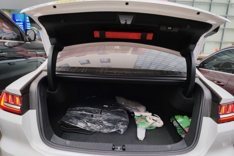 比亚迪 汉 2020款 EV 四驱高性能版旗舰型机舱底盘23