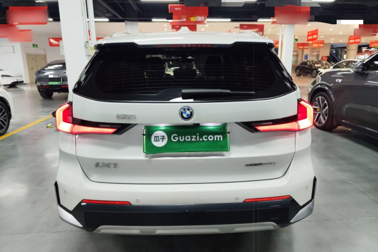 宝马iX1 2023款 eDrive25L X设计套装车身外观6