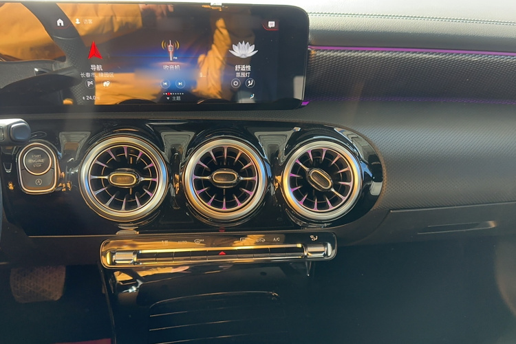 奔驰A级 2021款 A 200 L 运动轿车时尚型局部细节16