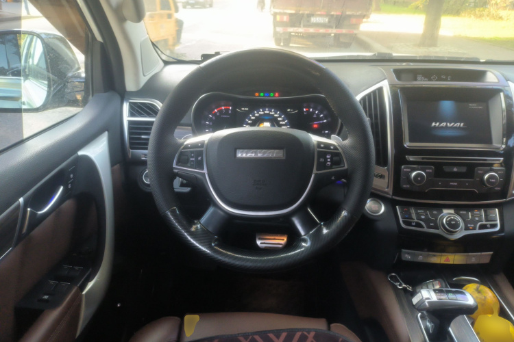 哈弗H9 2017款 2.0T 汽油四驱尊享型 5座中控内饰13