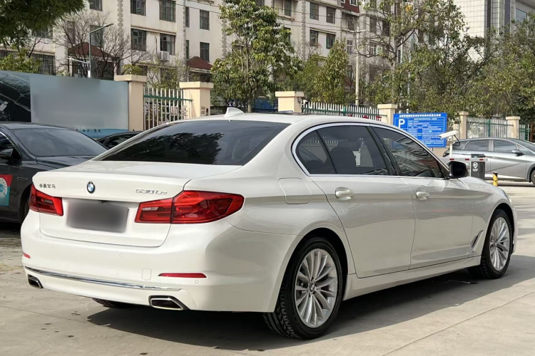 宝马5系新能源 2020款 里程升级版 530Le 豪华套装车身外观6004