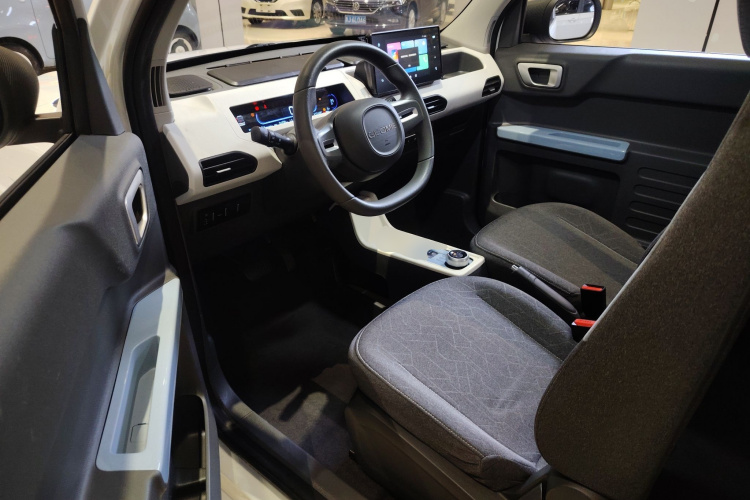 吉利银河 2023款 熊猫mini 200km 耐力熊中控内饰20