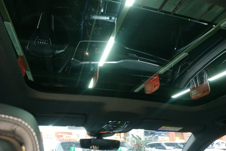 奥迪A6L 2025款 改款 45 TFSI 臻选动感型中控内饰22