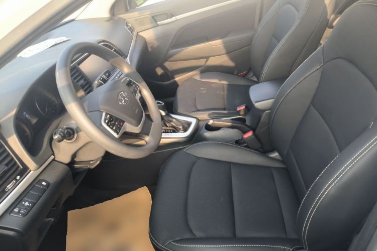 现代 领动 2016款 1.6L 自动智炫·精英型局部细节19