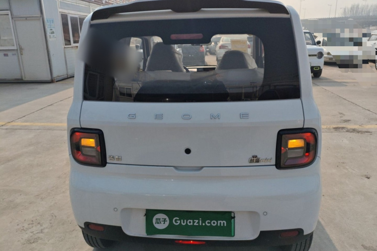 吉利银河 熊猫 2025款 210km 元气熊车身外观6