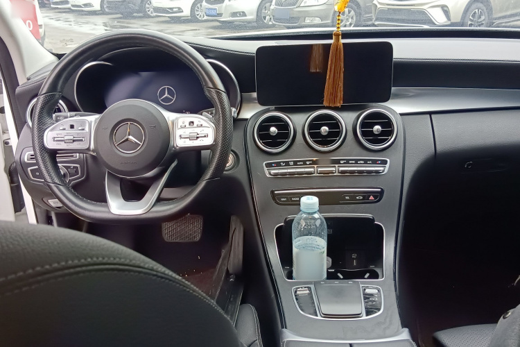 奔驰C级 2020款 改款 C 260 L 运动版中控内饰12