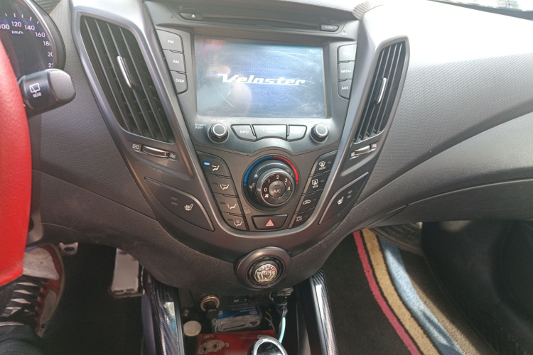 现代 Veloster飞思 2012款 1.6T 自动尊享版局部细节16