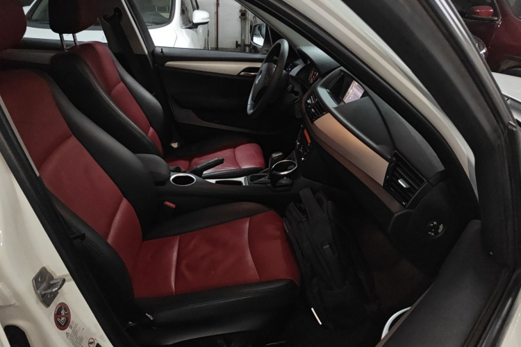 宝马X1 2013款 sDrive18i 时尚型局部细节41