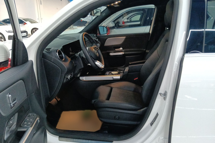 奔驰GLB 2024款 GLB 200 动感型局部细节19