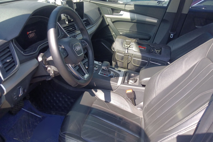 奥迪Q5L 2020款 改款 40 TFSI 荣享时尚型中控内饰19