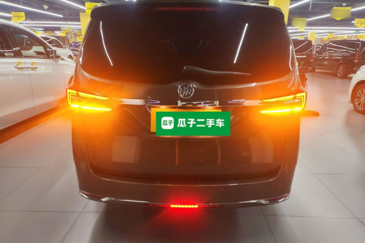 别克GL8 2023款 改款 陆上公务舱 豪华型车身外观6004