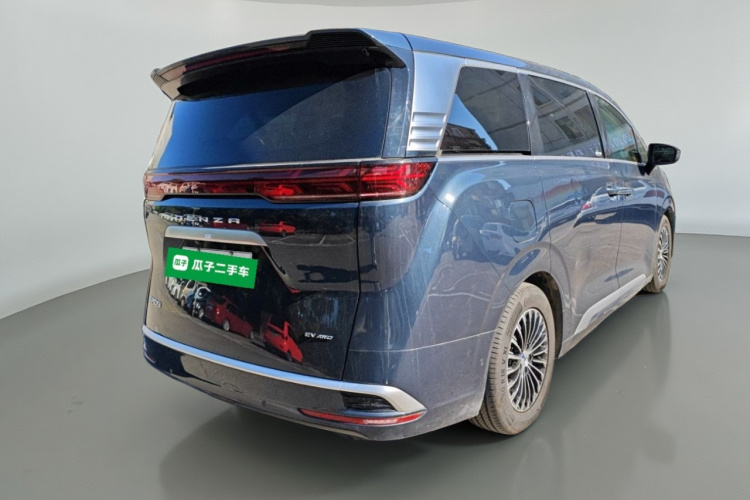 腾势D9 2024款 EV 600 四驱旗舰型车身外观7