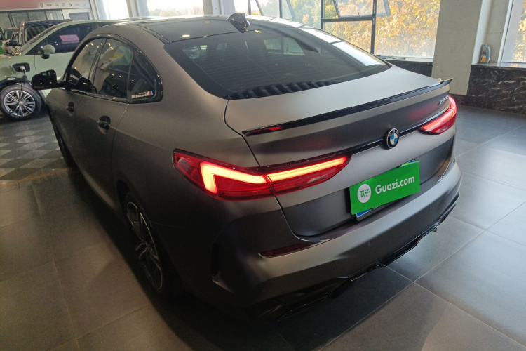 宝马2系(进口) 2021款 225i 四门轿跑车 M运动曜夜套装车身外观4