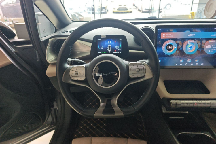 比亚迪 海豚 2023款 420km 自由版中控内饰13