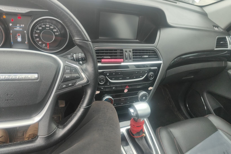 猎豹汽车 猎豹CS10 2017款 2.0T 自动都市型中控内饰12