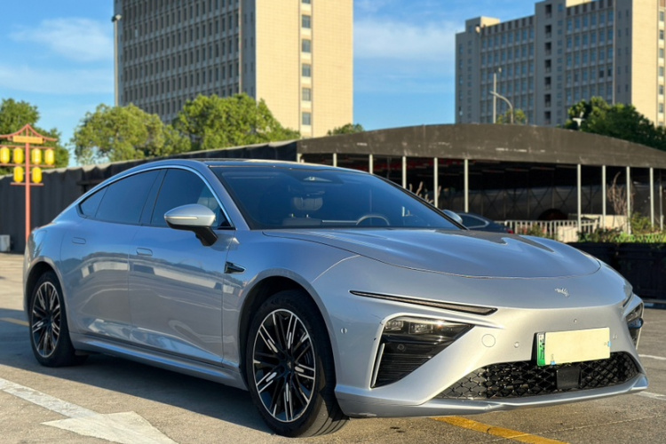 哪吒汽车 哪吒S 2023款 纯电 520km 后驱版车身外观6004