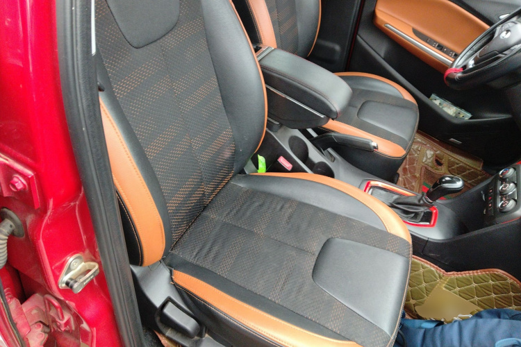 奇瑞 瑞虎3X 2017款 1.5L 自动豪华版局部细节41