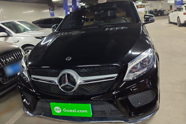 奔驰GLE轿跑 2018款 GLE 320 4MATIC 轿跑SUV车身外观2