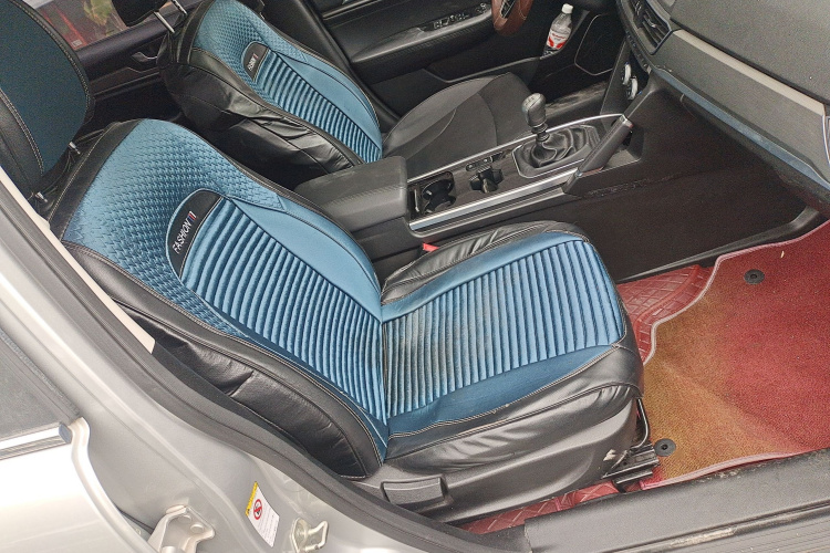 哈弗H6 2021款 运动版 1.5T 手动精英智联型 U型格栅局部细节41