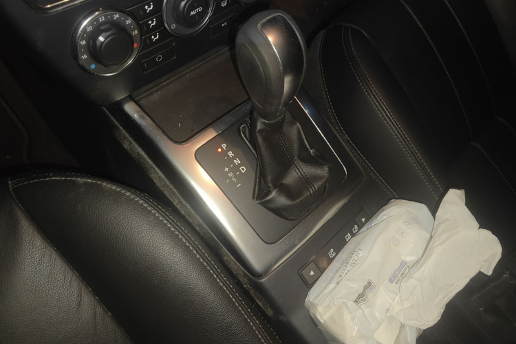 路虎 神行者2 2014款 2.0T Si4 SE汽油版局部细节18