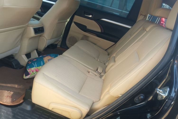 丰田 汉兰达 2015款 2.0T 两驱精英版 5座中控内饰21