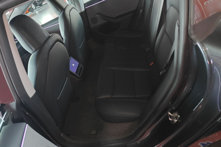 特斯拉 Model 3 2023款 后轮驱动版中控内饰7004
