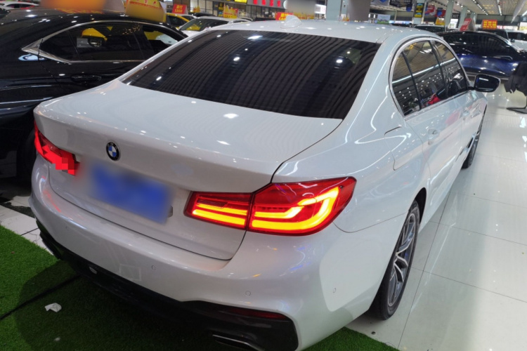 宝马5系 2020款 525Li M运动套装车身外观7