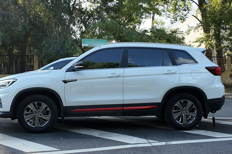 长安CS75 2021款 荣耀百万版 280T DCT豪华型车身外观6003