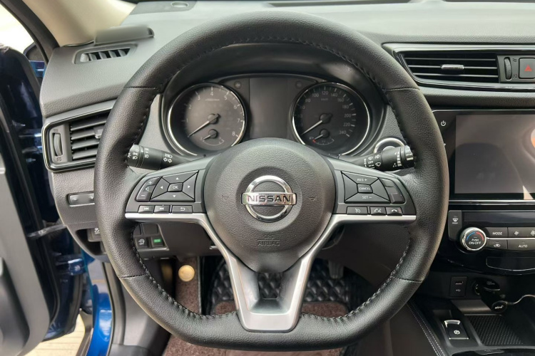 日产 奇骏 2019款 2.0L CVT智联舒适版 2WD中控内饰7006