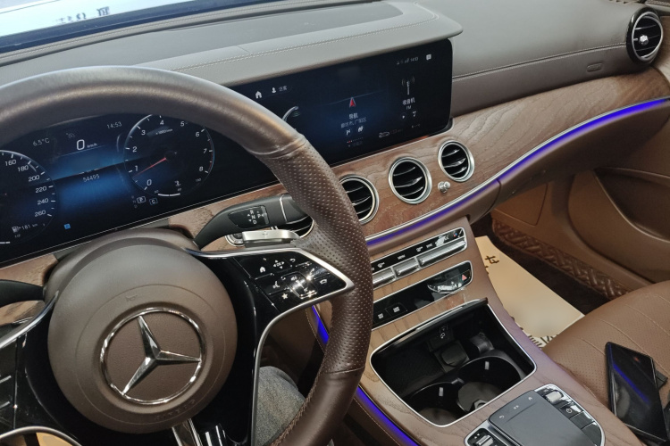 奔驰E级 2021款 改款 E 300 L 时尚型中控内饰12