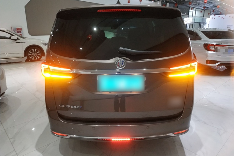 别克GL8 2023款 陆上公务舱 652T 豪华型车身外观6